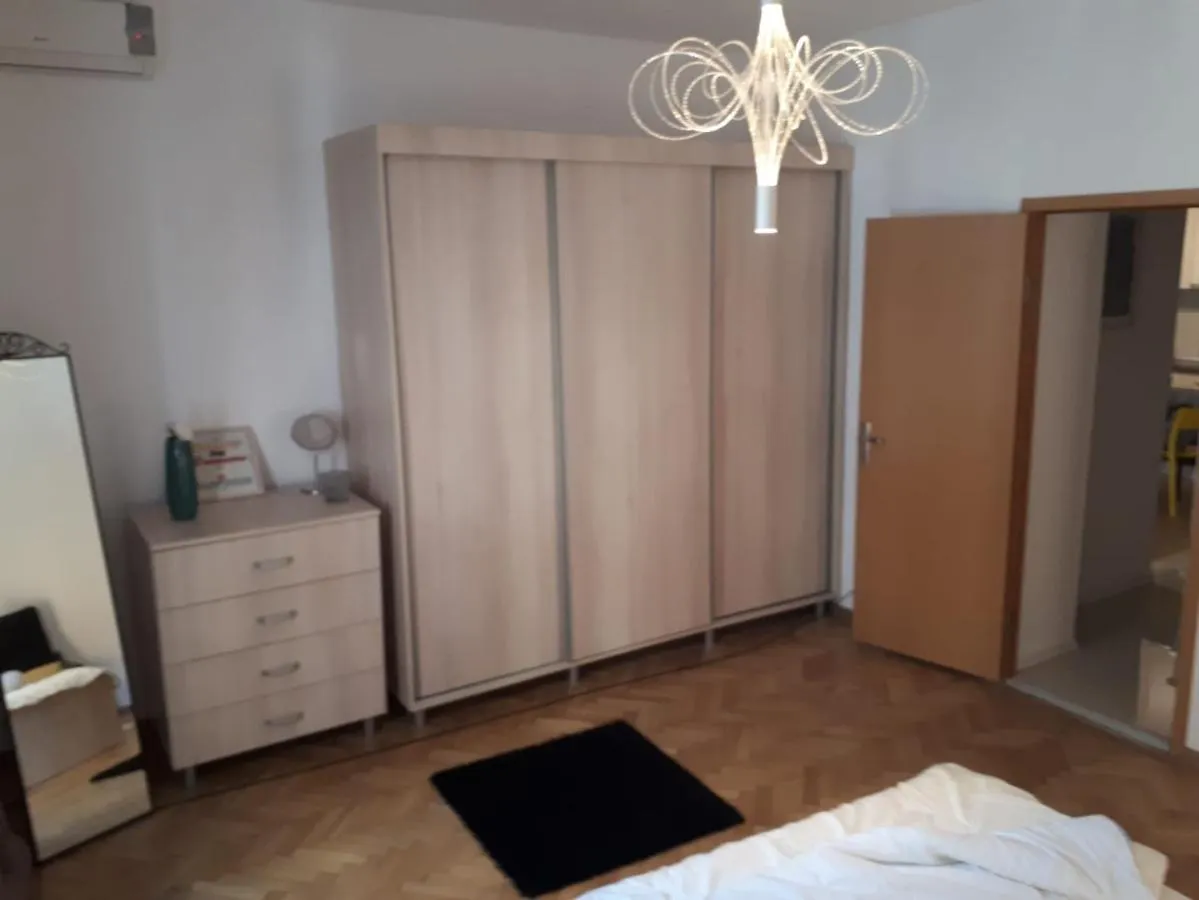 Old Town Gems - Shabbat Friendly Apartment Bucharest