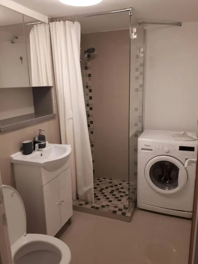 Old Town Gems - Shabbat Friendly Apartment Bucharest