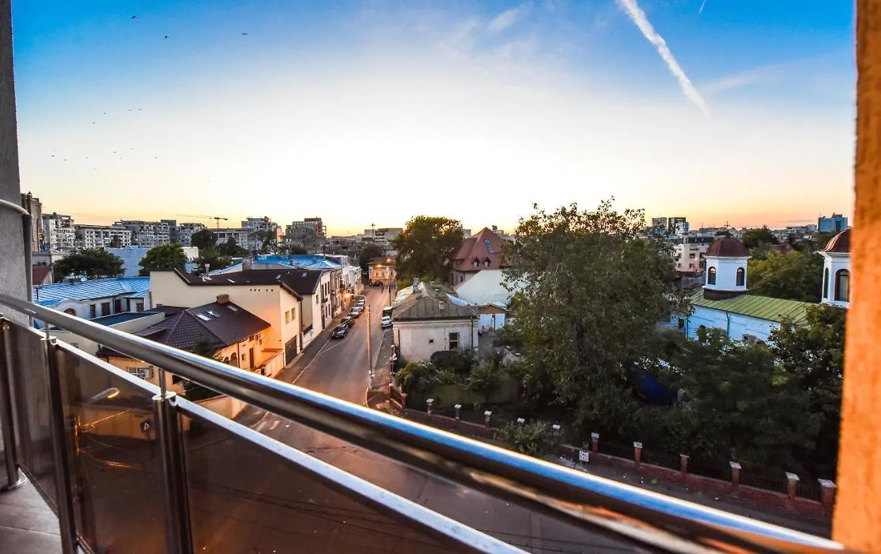 Old Town Gems - Shabbat Friendly Apartment Bucharest